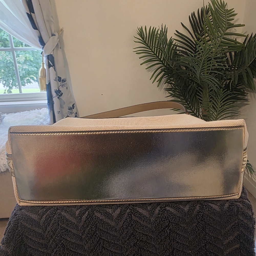 Michael Kors Cream Shoulder Bag NWT RETAIL $358+ - Picture 9 of 10